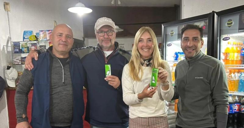 Uno de los momentos de la premiación del torneo disputado el s�bado en la cancha de Sirio Libanés