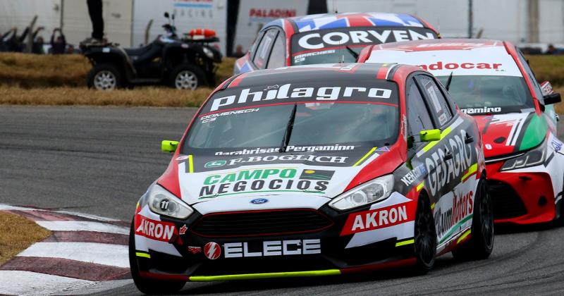 El piloto de nuestra ciudad est� teniendo una gran temporada con el Ford Focus del equipo Saturni Racing