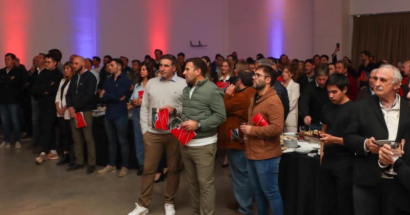 M�s de 200 invitados le dieron marco al evento de presentación