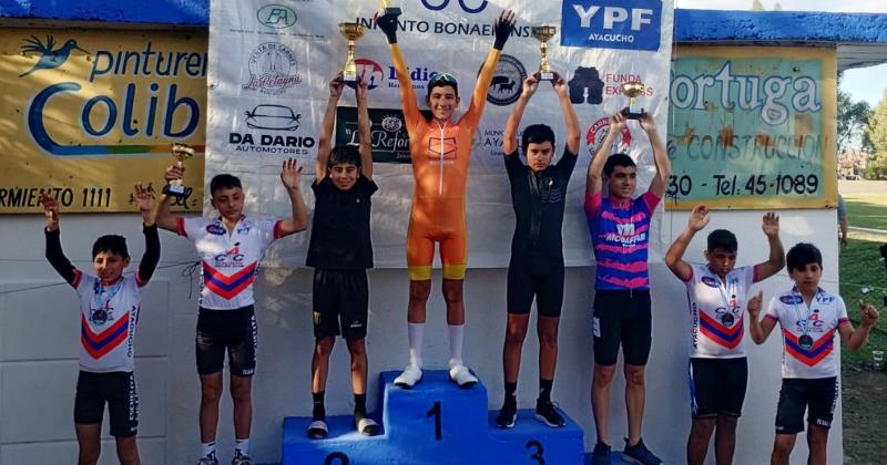 Juliano Almeida subió por cuarta vez en cinco fechas al lugar m�s alto del podio en la categoría 2011