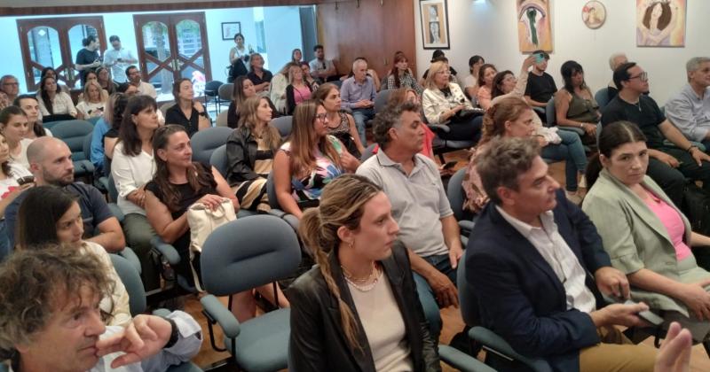 Con el objetivo de sancionar la violencia digital presentaron la Ley Beleacuten PBA