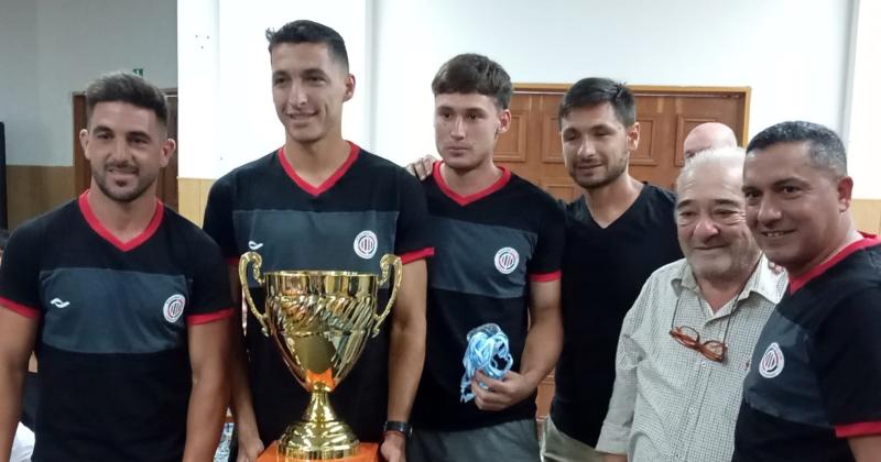 Racing Club recibió su trofeo por el campeonato logrado en el torneo masculino de Primera División